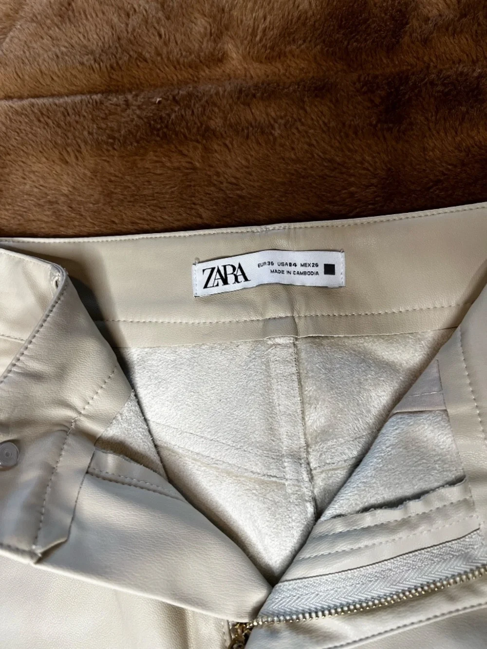 Zara Faux Leather Pants Size 4 Cream Beige High Waist Straight Leg Vegan Leather - Picture 7 of 11